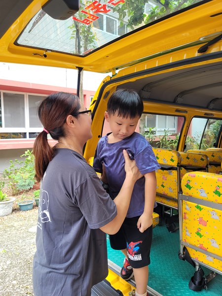 娃娃車安全教育1