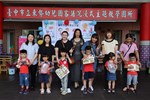 園長媽咪跟各班媽咪們合照4