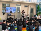 講師教唱母親節歌曲