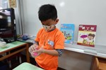 把餡料包起來