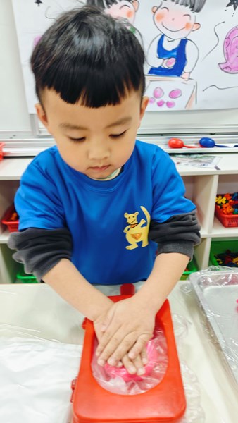 這要用力壓餒!