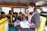 老師介紹車內的消毒物品