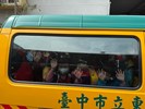 困在車內可以拍打車窗