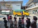 認識娃娃車