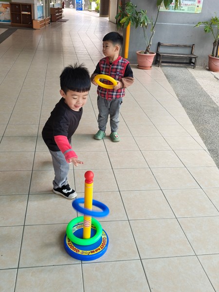 好玩的套圈圈，看誰最厲害2