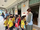 主任帶企鵝班認識學校
