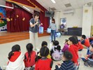 主任發禮物了