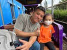 坐接駁小火車入園