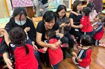 寶貝抱一個