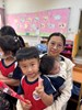 獻花給漂亮的媽嗎