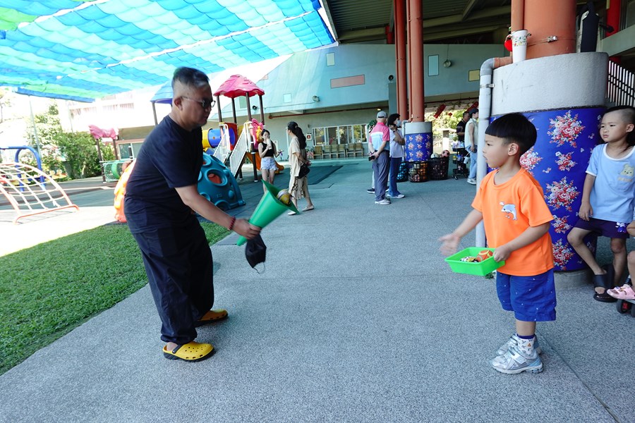 我們一起丟沙包