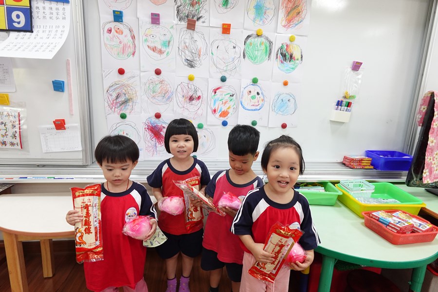 壽桃壽麵祝福祖父母 (1)