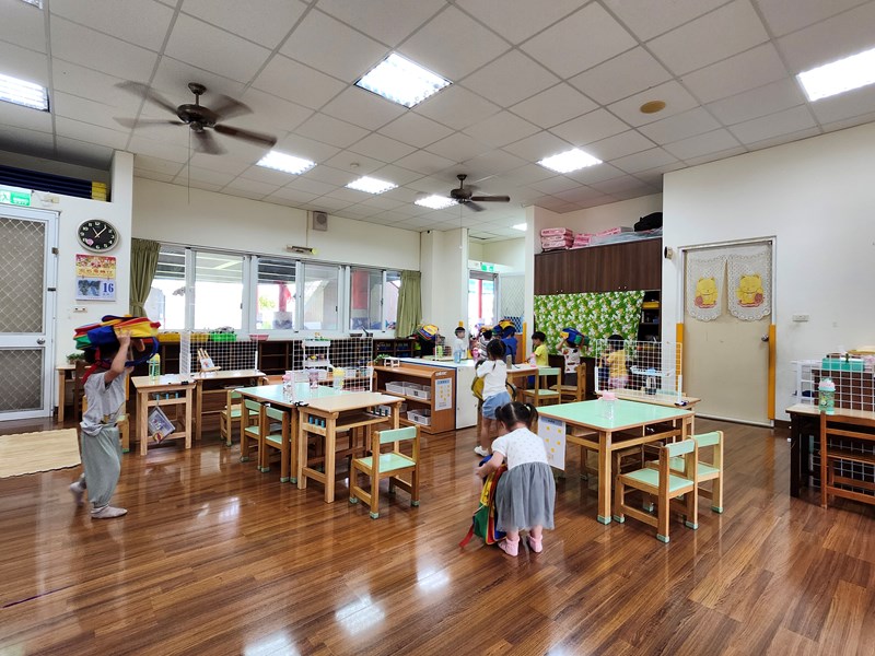 拿安全物保護頭