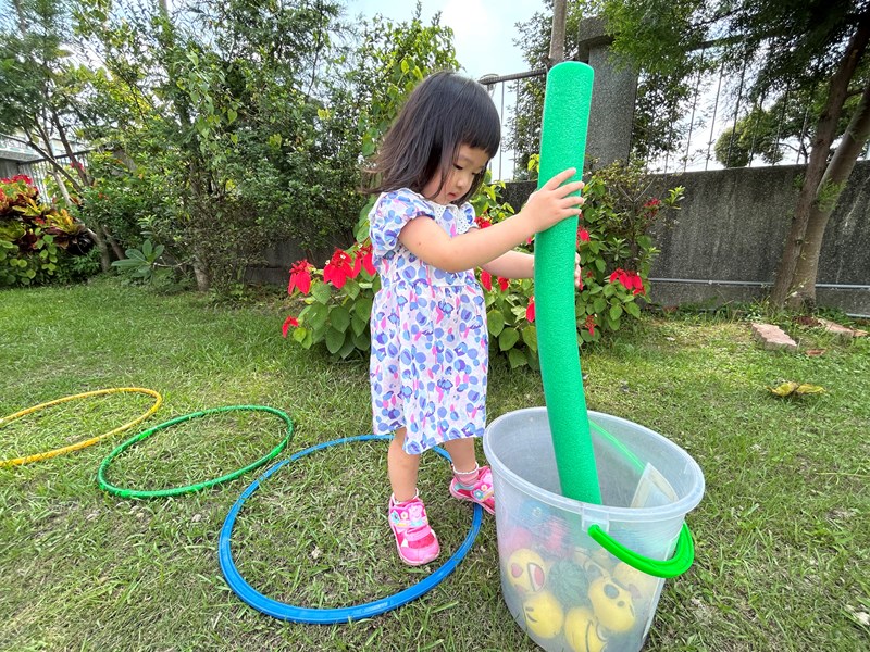 認真搗藥的小企鵝