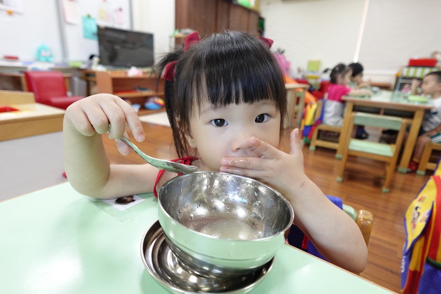 我把點心吃光光