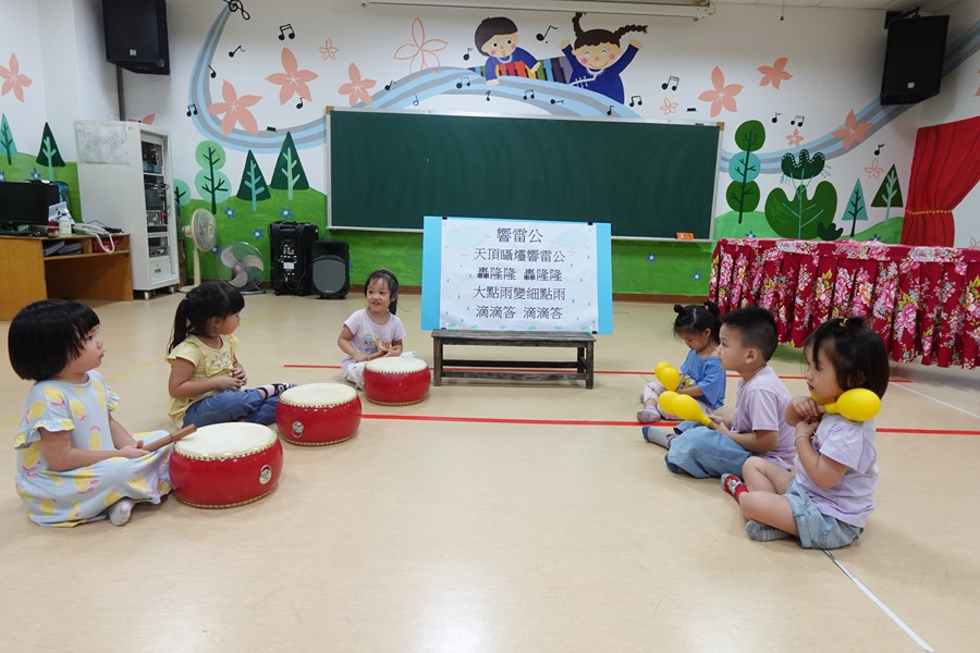 打雷閃電，轟隆隆