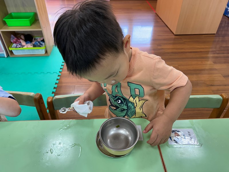 吃完點心我會擦碗