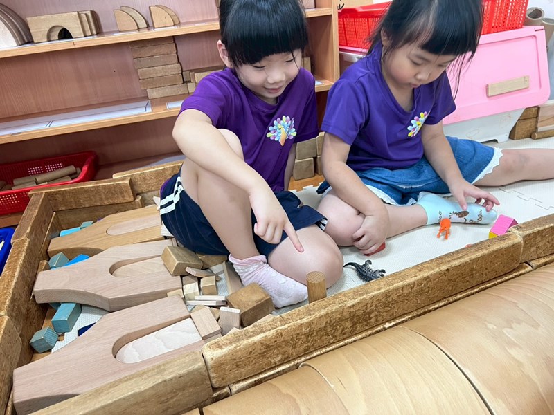 用積木做出水圳