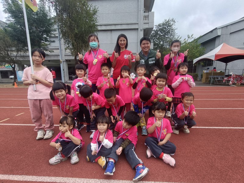 蝴蝶班頒獎團照