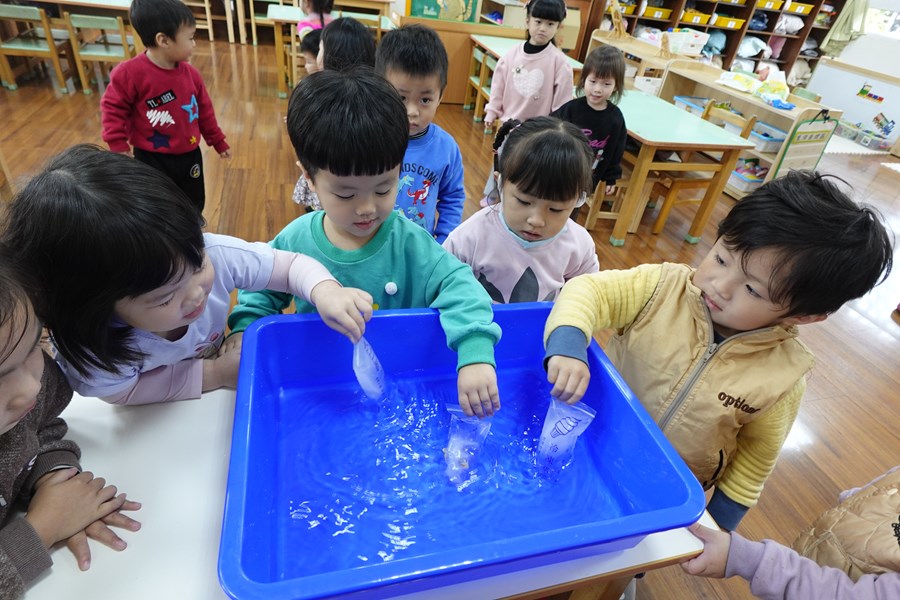 冰塊與熱水的相遇