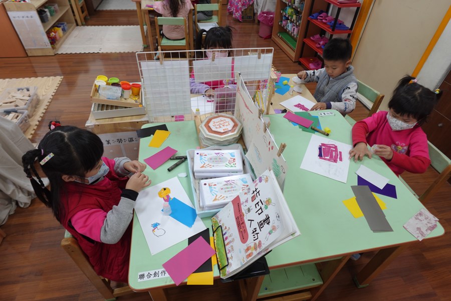 大家專心創作水肚有麼个