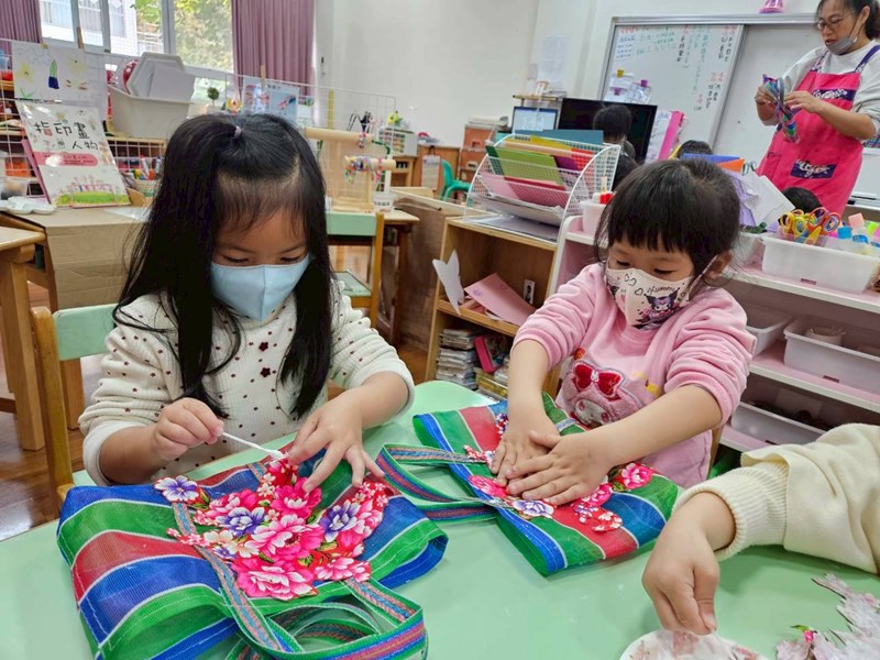 花布還要用力壓一壓