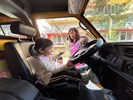 受困車內時,按喇叭求救 (2)