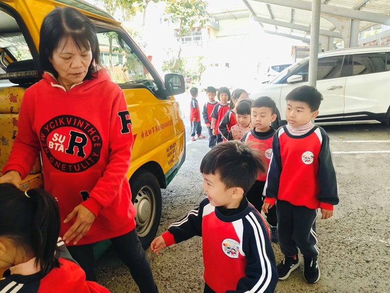 排隊上車 (2)