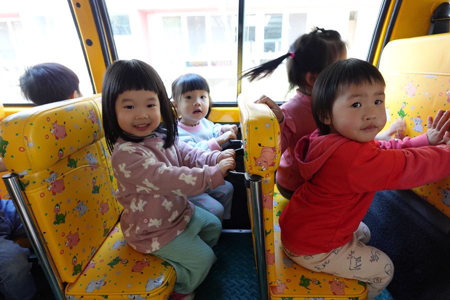 體驗坐娃娃車