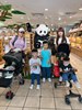 全家人一起拍照
