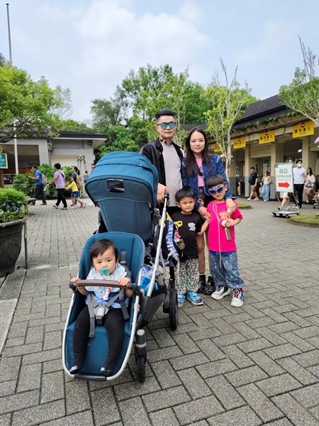 和家人一起在木柵動物園親子遊