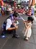 跟氣球叔叔玩遊戲