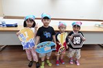 唱歌表演結束：恁慶