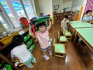 我會拿書包保護頭部