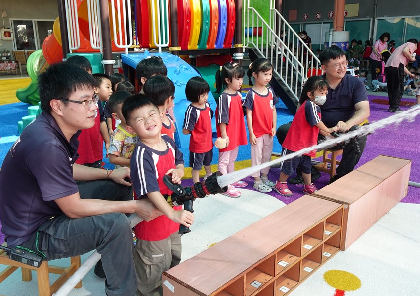 灑水救火體驗