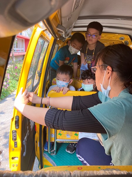 如何開車內窗戶